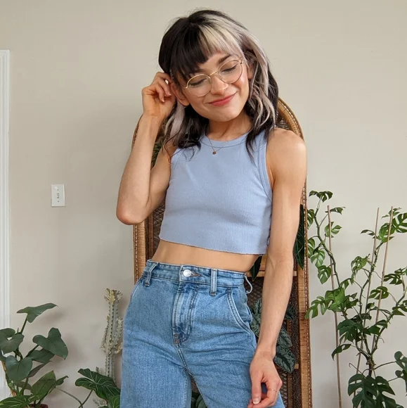 Aritzia Tna Ribbed Cropped Racer Tank - Picture 2 of 7